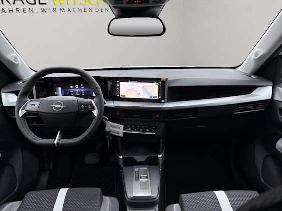 Vehicle image 18 Vehicle image 18