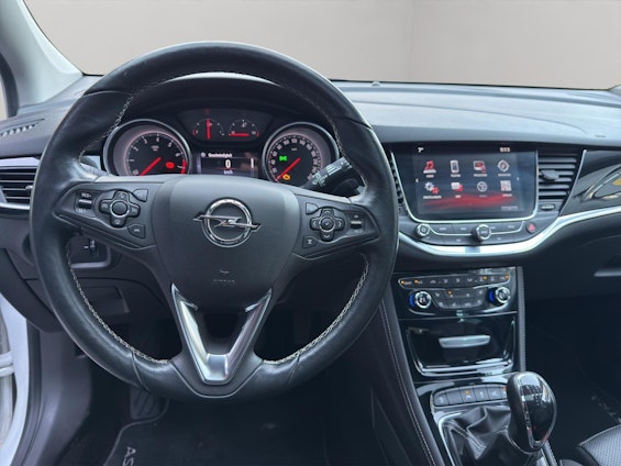 Vehicle image 14 Vehicle image 14