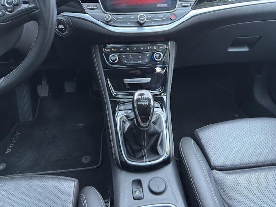 Vehicle image 19 Vehicle image 19