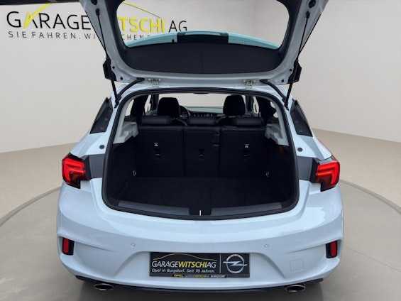 Vehicle image 17 Vehicle image 17