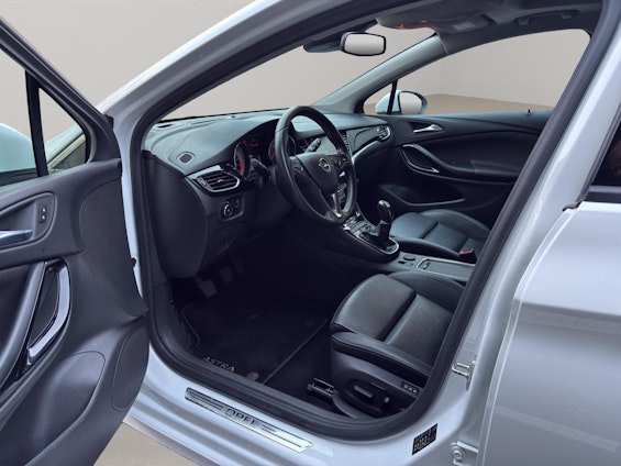 Vehicle image 12 Vehicle image 12