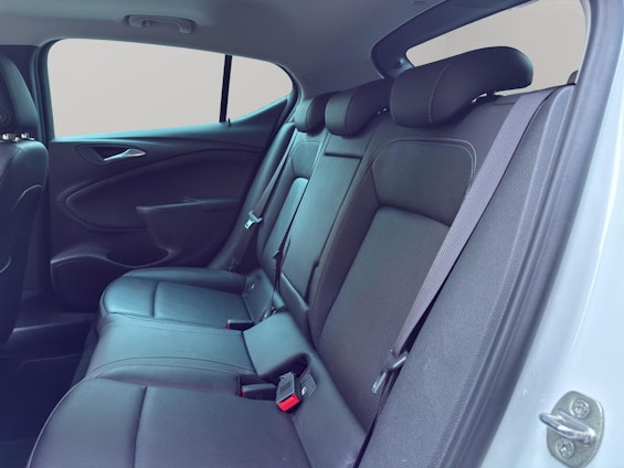 Vehicle image 16 Vehicle image 16