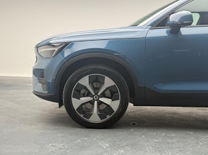 Vehicle image VOLVO XC40 2.0 B3 MH Core