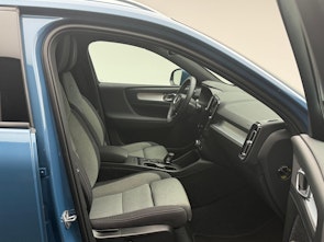 Vehicle image VOLVO XC40 2.0 B3 MH Core