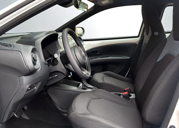 Vehicle image 8 Vehicle image 8