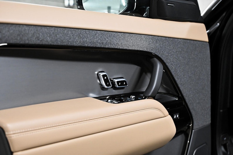 Vehicle image LAND ROVER RANGE ROVER SPORT