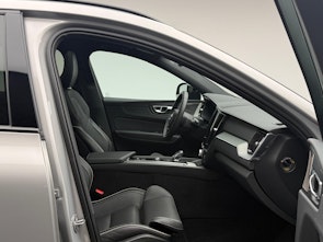 Vehicle image VOLVO XC60 2.0 B5 MH Ultra Dark AWD