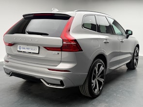 Vehicle image VOLVO XC60 2.0 B5 MH Ultra Dark AWD
