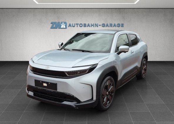 First vehicle image First vehicle image