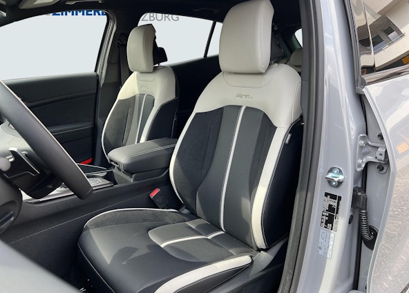 Vehicle image 12 Vehicle image 12