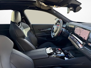 Vehicle image BMW M5 xDrive Touring