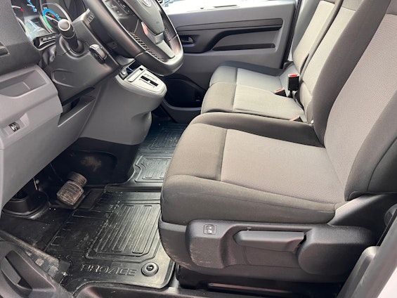 Vehicle image 7 Vehicle image 7