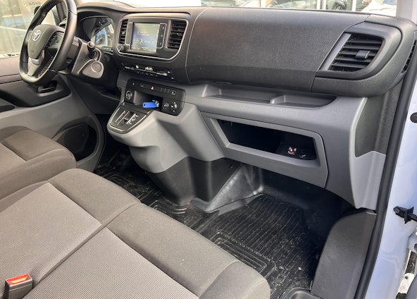 Vehicle image 9 Vehicle image 9