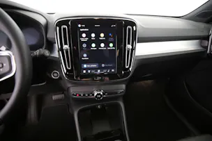 Volvo XC40 2.0 B3 MH Plus Dark