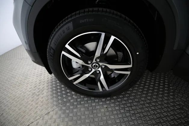 Volvo XC40 2.0 B3 MH Plus Dark