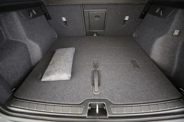 Volvo XC40 2.0 B3 MH Plus Dark