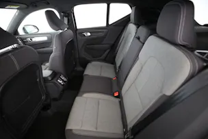 Volvo XC40 2.0 B3 MH Plus Dark