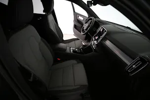 Volvo XC40 2.0 B3 MH Plus Dark