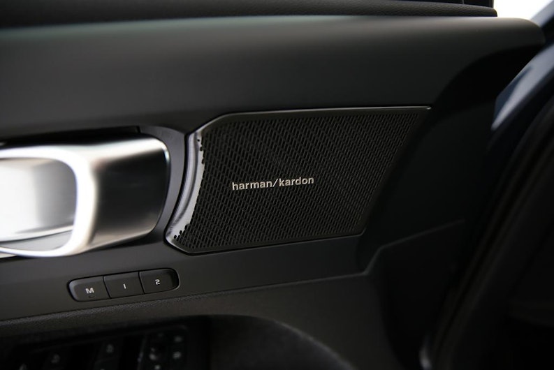 Vehicle image VOLVO XC40