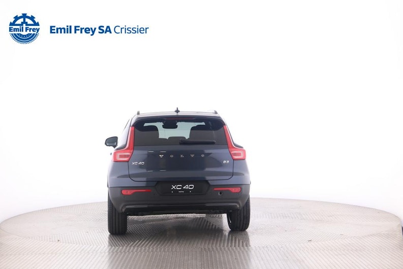 Vehicle image VOLVO XC40
