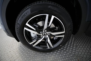 Vehicle image VOLVO XC40 2.0 B3 MH Plus Dark