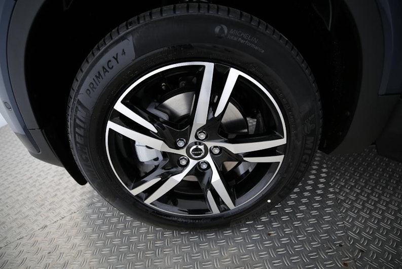 Vehicle image VOLVO XC40