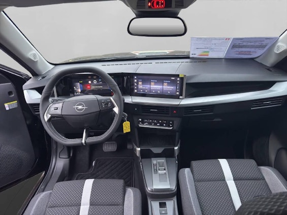 Vehicle image 6 Vehicle image 6