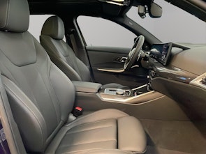 Vehicle image BMW 330d xDrive SAG Touring