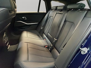 Vehicle image BMW 330d xDrive SAG Touring