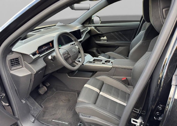 Vehicle image 4 Vehicle image 4