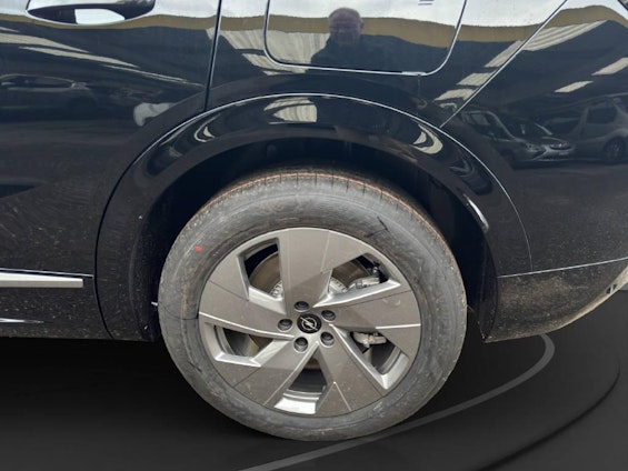 Vehicle image 9 Vehicle image 9