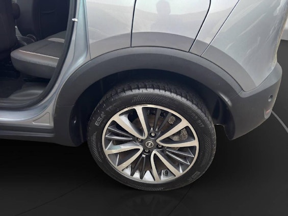 Vehicle image 9 Vehicle image 9