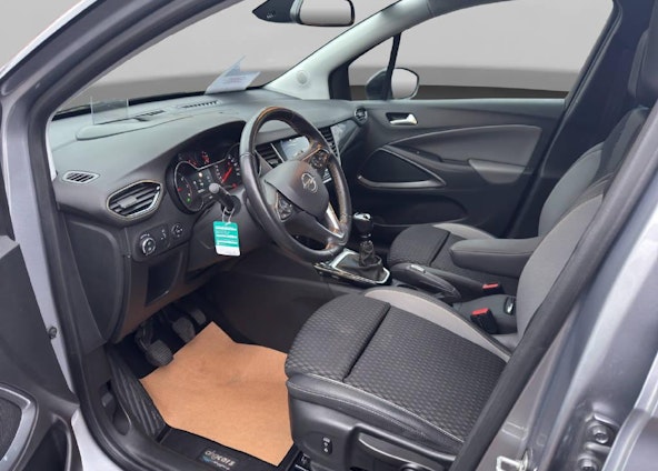 Vehicle image 4 Vehicle image 4