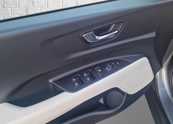 Vehicle image 12 Vehicle image 12