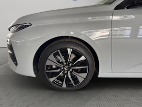 https://vehicle.imgix.net/4128686/f97d5fc6-4d9d-45c7-a4f3-33404080b697.jpg