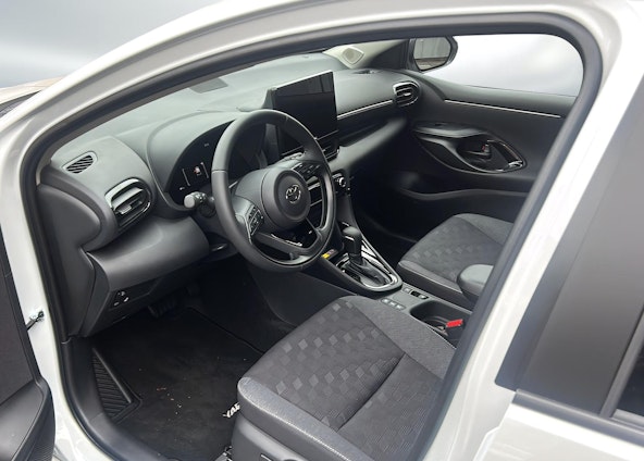 Vehicle image 6 Vehicle image 6