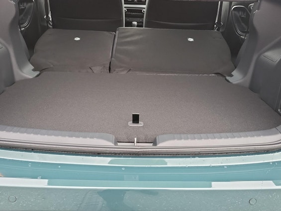 Vehicle image 16 Vehicle image 16