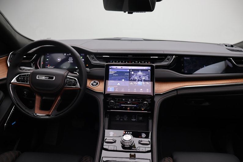 Vehicle image JEEP Grand Cherokee