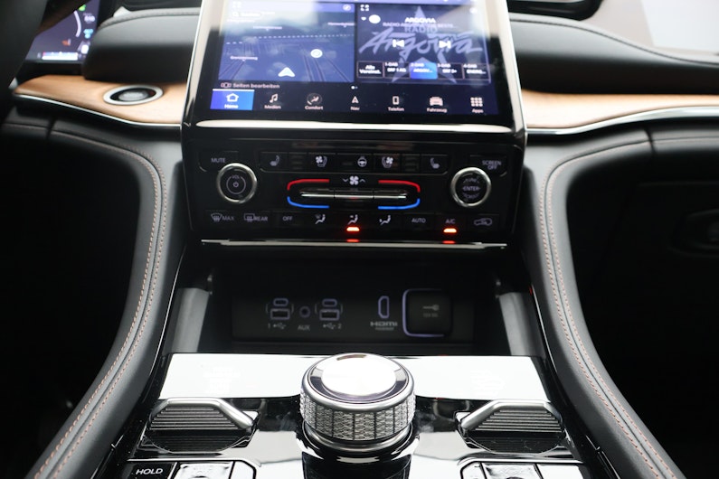 Vehicle image JEEP Grand Cherokee