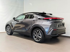 Vehicle image TOYOTA C-HR 2.0 PHEV Swiss Edition