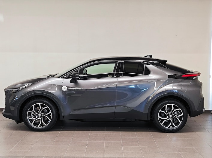 Vehicle image TOYOTA C-HR