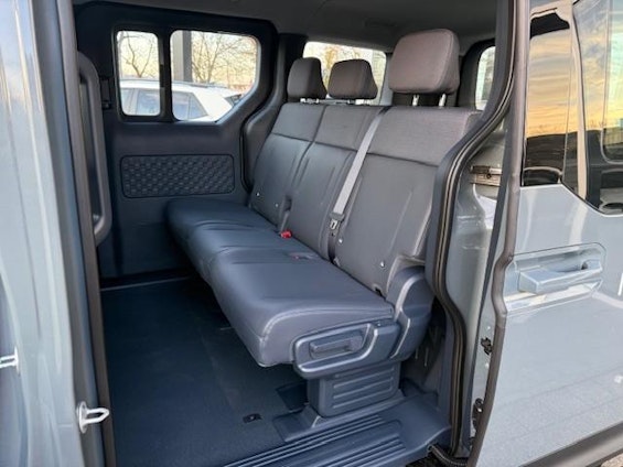 Vehicle image 8 Vehicle image 8