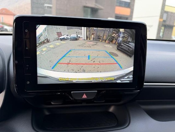 Vehicle image 18 Vehicle image 18