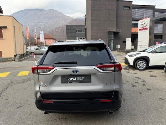 Vehicle image 6 Vehicle image 6