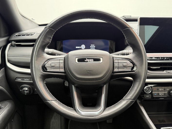 Vehicle image JEEP COMPASS