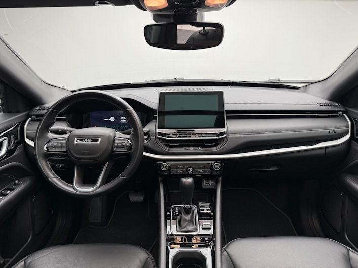 Vehicle image JEEP COMPASS