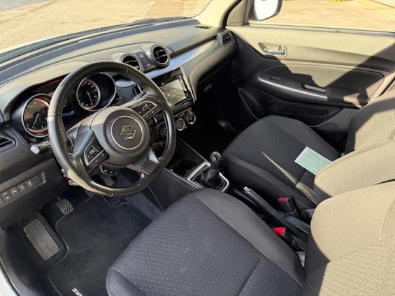 Vehicle image 4 Vehicle image 4