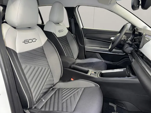 Fiat 600 1.2 Hybrid Swiss Edition
