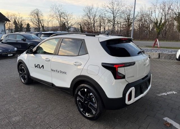 Vehicle image 3 Vehicle image 3