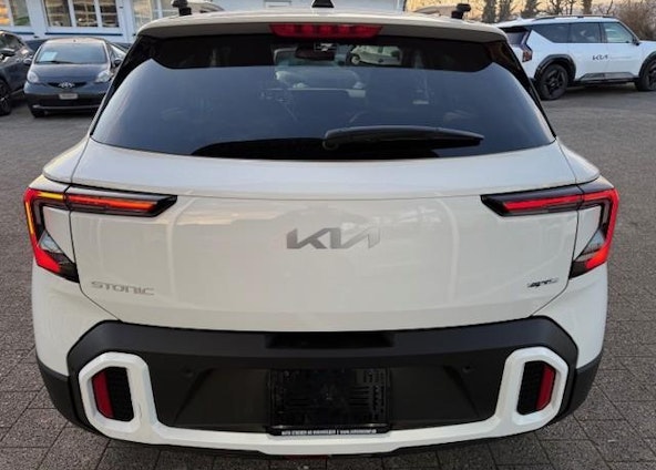 Vehicle image 4 Vehicle image 4